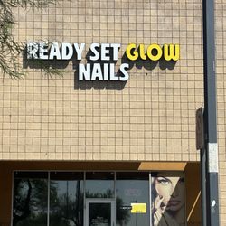 Ready Set Glow Nails