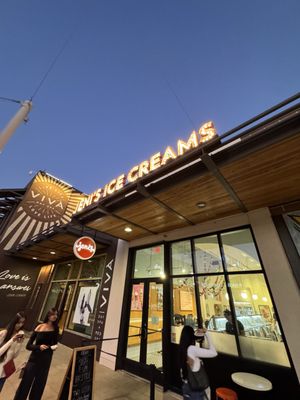 Jeni's Splendid Ice Creams by null