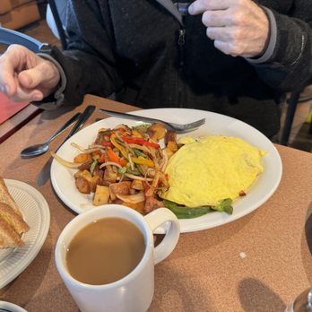 Erica's Cafe - Denver Omelet - Breakfast & Brunch Near Me - Citrus Heights, California