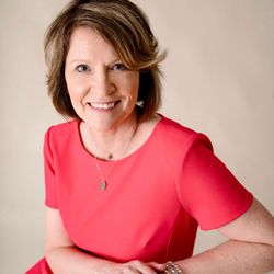 Susan Shuster Psychic Medium - Susan offers private one to one sessions or group sessions.  Corporate events, Birthday parties, fundraisers and more!