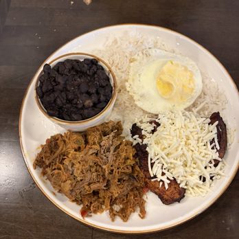 Los Chamos Clt - PABELLON CRIOLLO - Venezuelan Near Me - Charlotte, North Carolina Los Chamos Clt - PABELLON CRIOLLO - Venezuelan Near Me - Charlotte, North Carolina