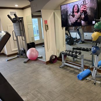 Best Western Plus Island Palms Hotel & Marina - This is the gym. The machine by the faded red ball is broken. - San Diego, CA