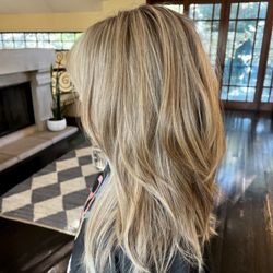 Gallery Salon & Spa - Highlights and layered cut