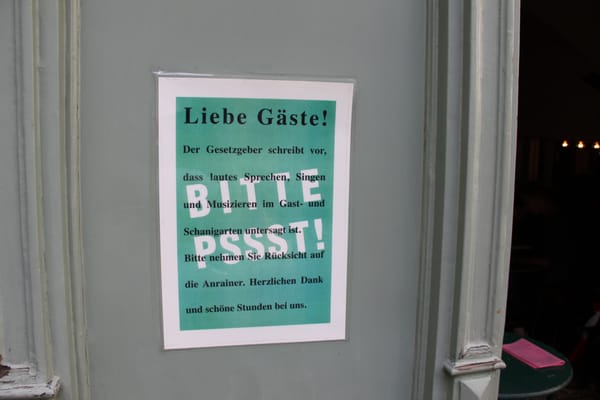 Kleines Café by null