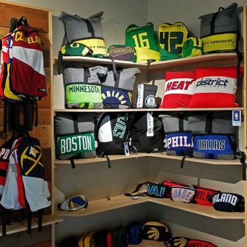LOOPTWORKS - Display in the lobby - Luggage Near Me - Gresham, Oregon