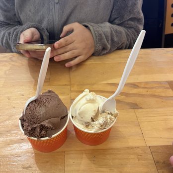 Lizzy's Homemade Ice Cream - Ice Cream & Frozen Yogurt Near Me - Waltham, Massachusetts Lizzy's Homemade Ice Cream - Ice Cream & Frozen Yogurt Near Me - Waltham, Massachusetts