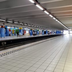 Métro Heysel - On Platform at Heizel Metro Station