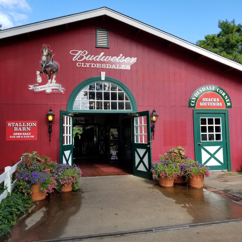 Grant's Farm - Clydesdale stable - Attraction Farms Near Me - St. Louis, Missouri Grant's Farm - Clydesdale stable - Attraction Farms Near Me - St. Louis, Missouri