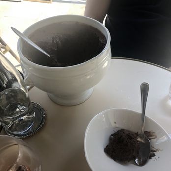 Chez Fred - A self serve pot of chocolate mousse.. yum!!! - Brasseries Near Me - Périgueux, 24