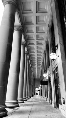 Amtrak Metropolitan Lounge by null