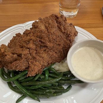 Uptown Blanco Restaurant - Got a good lunch prior to seeing their wedding venue - American Near Me - Blanco, Texas