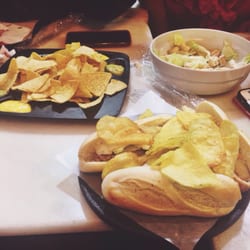 100 Montaditos - 3 montaditos y nachos con salsa