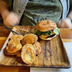 The Outpost - Cheeseburger with homemade house fries