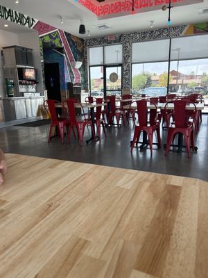 Dave's Hot Chicken by null