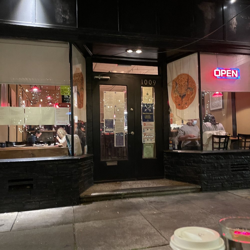 Fenikkusu - Exterior, outdoor space is cozy nice, beautifully lit - Japanese Near Me - San Francisco, California