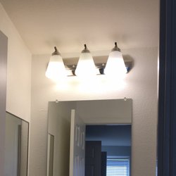 Guiding Light Electric - Bathroom vanity light