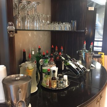 KLM Crown Lounge - Airport Lounges Near Me - Houston, Texas KLM Crown Lounge - Airport Lounges Near Me - Houston, Texas