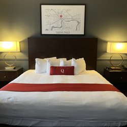 King sized bed w/ large walk-in closet