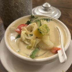 Thai House Cuisine - Yellow Curry with Veggie