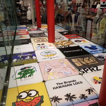 Ardon Visual Communications - Uniqlo NYC Floor Graphics - Graphic Design Near Me - Woburn, Massachusetts