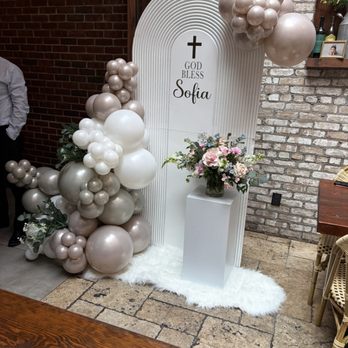 A&R Party Essentials - Elegant custom backdrop with balloon garland - Balloon Services Near Me - Howard Beach, New York