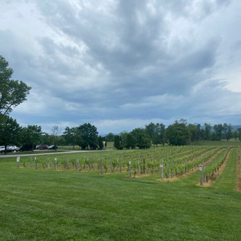 Breaux Vineyards - Wineries Near Me - Purcellville, Virginia Breaux Vineyards - Wineries Near Me - Purcellville, Virginia