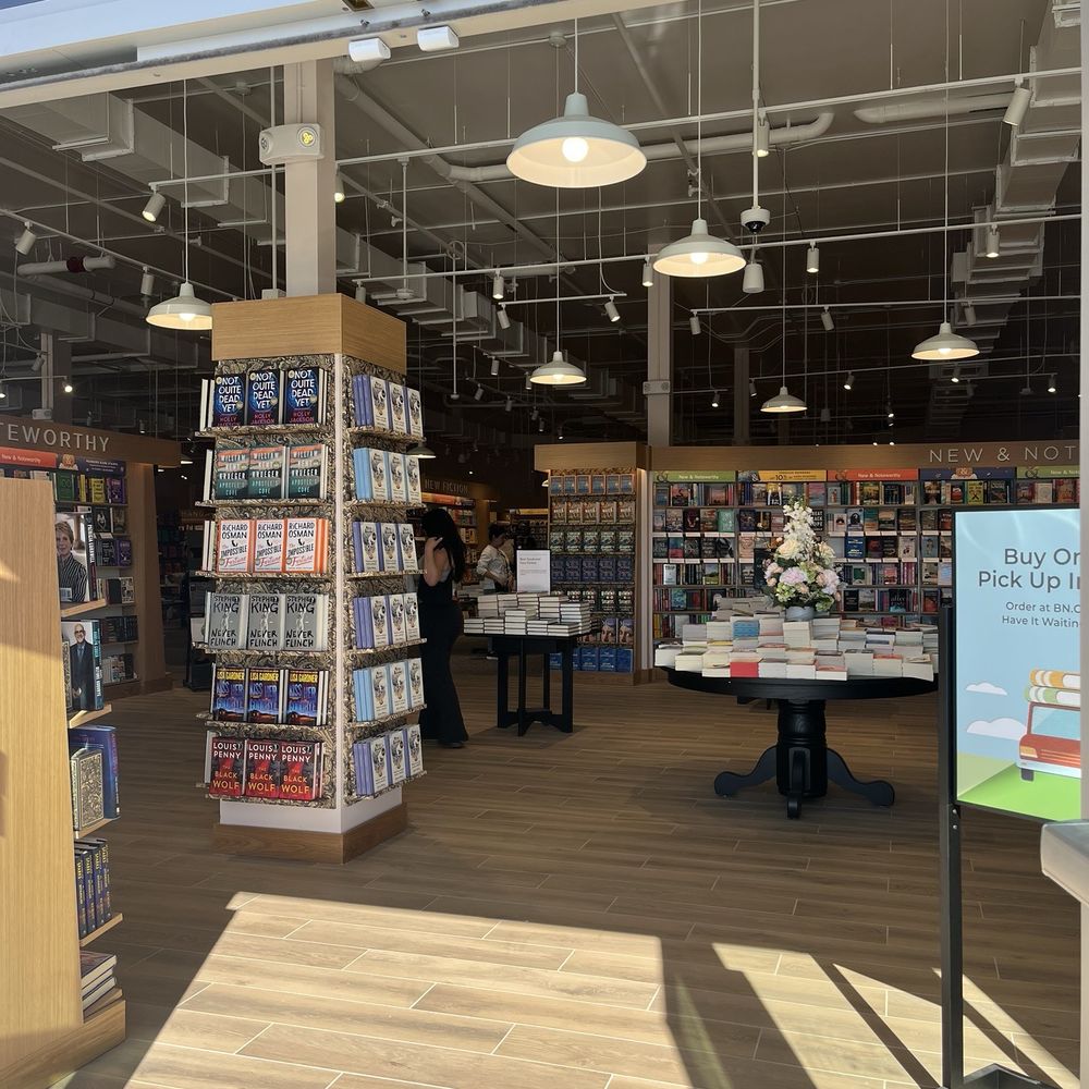 Barnes & Noble - Bookstores Near Me - Brea, California