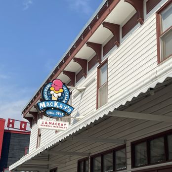 MacKay's Ice Cream - Outside - Ice Cream & Frozen Yogurt Near Me - Cochrane, Alberta
