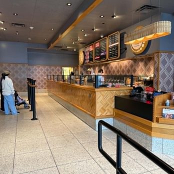Salt & Straw - inside - Ice Cream & Frozen Yogurt Near Me - Pasadena, California Salt & Straw - inside - Ice Cream & Frozen Yogurt Near Me - Pasadena, California
