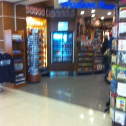 Hudson Group At Midway Airport