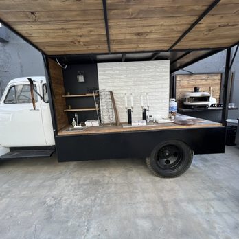 Lounge & Mobile Bar - Outdoor pizza making station. - Pizza Near Me - Homedale, Idaho Lounge & Mobile Bar - Outdoor pizza making station. - Pizza Near Me - Homedale, Idaho