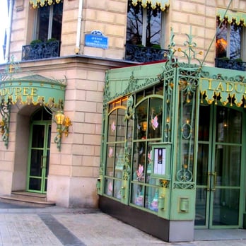 Ladurée - Ladurée - front of the patisserie - Macarons Near Me - Paris, 75 Ladurée - Ladurée - front of the patisserie - Macarons Near Me - Paris, 75