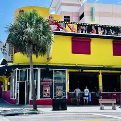 Hogan's Beach Shop