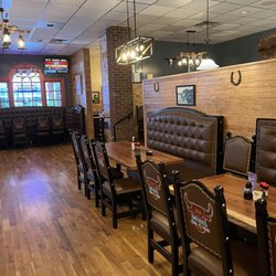 Big Bull Steakhouse - Dining room