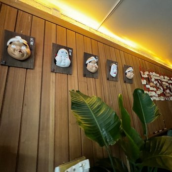 Hiyake Omakase - Lobby by seating bench - Japanese Near Me - New York, New York