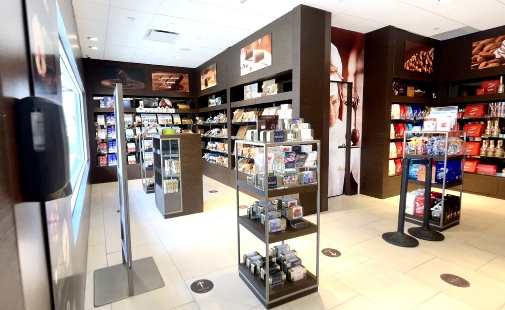 LINDT CHOCOLATE STORE Updated September 2024 441B Dune Rd, Central