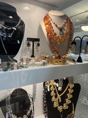 Harbert Antique Mall by null