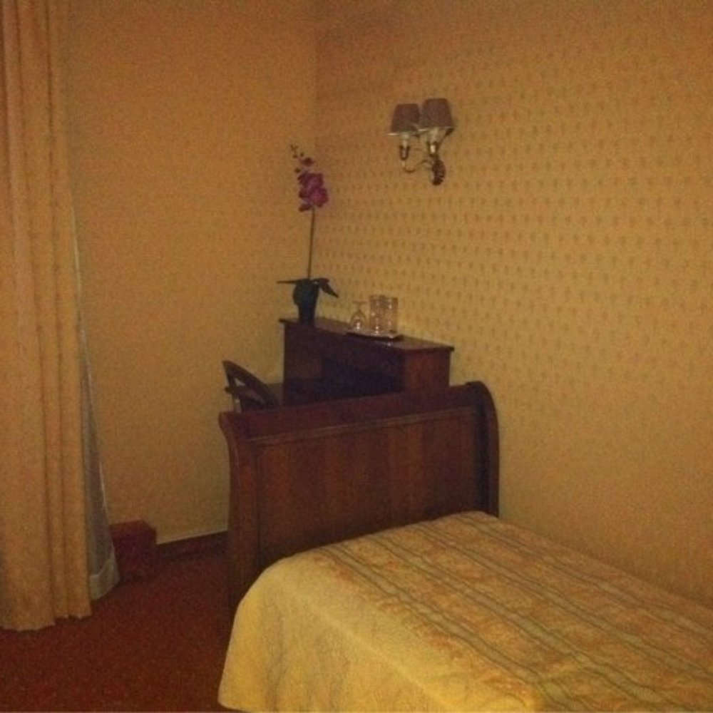 Hôtel de la Bretonnerie - Single bed room - Hotels Near Me - Paris 04, 75