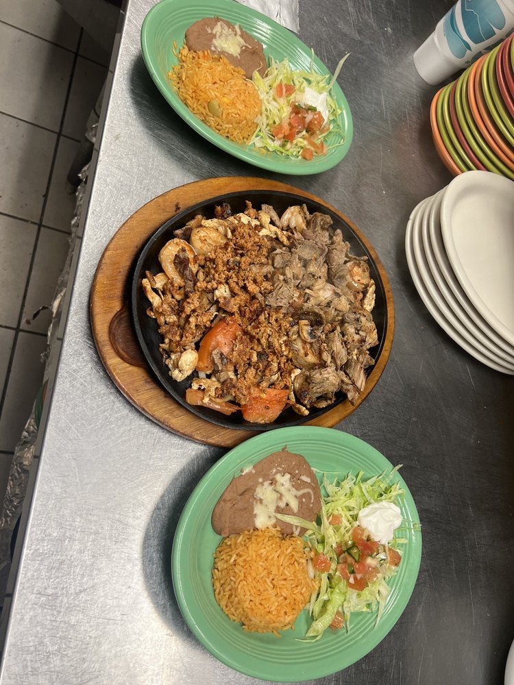 Social spots from El Jalapeno Bar & Grill