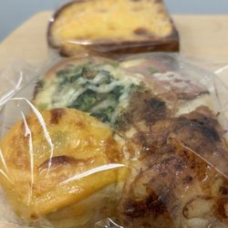 Leaguer Bakery - 4-in-1 bun and cheese toast