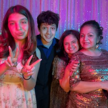 Studio 512 Photo Booth - Photo Booth Rentals Near Me