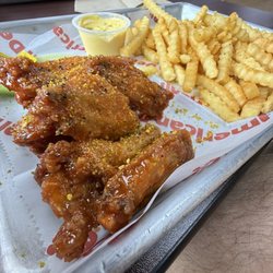 6 piece 6pc Wings & Fries Combo