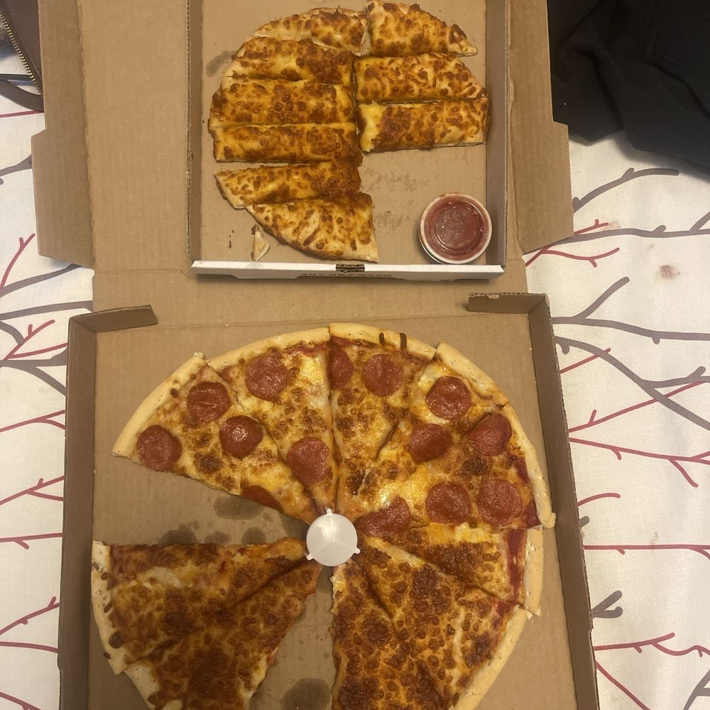 Tossers Pizza & Beer - Large Pizza and Cheesy Bread - Pizza Near Me - Cody, Wyoming