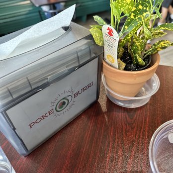 Poke Burri Charleston - Table - Poke Near Me - Charleston, South Carolina Poke Burri Charleston - Table - Poke Near Me - Charleston, South Carolina
