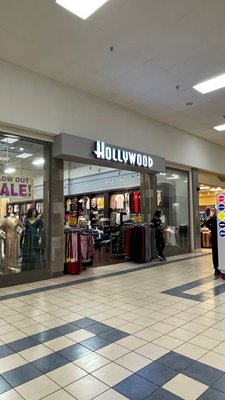 Shoppers World Brampton by null