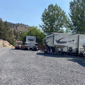 Lake Simtustus Resort and Marina  - Gravel. Sharp pokey gravel. - Fishing Near Me - Madras, Oregon