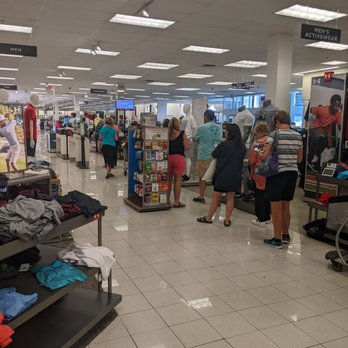 Kohl's - A long line - Department Stores Near Me - SHELBY TOWNSHIP, Michigan