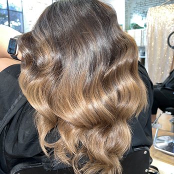 Flaunt Salon - Hair Salons Near Me - Long Beach, California