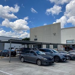 Amazon Fulfillment Center - Customer return is actually on the other side of the awning