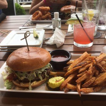 BRU Burger Bar - Fort Mitchell - Bru burger - New American Near Me - Fort Mitchell, Kentucky BRU Burger Bar - Fort Mitchell - Bru burger - New American Near Me - Fort Mitchell, Kentucky